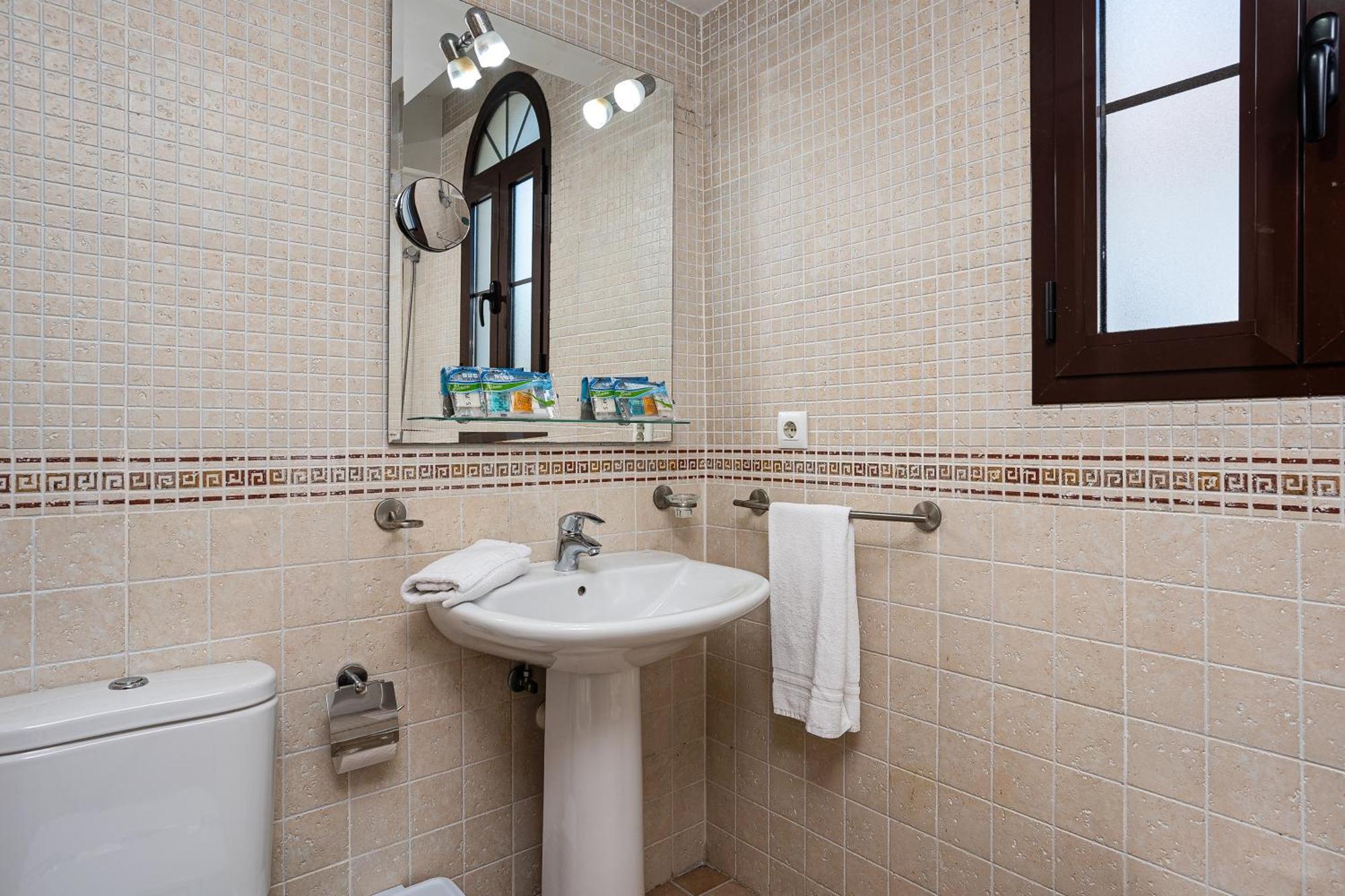 צ'יקלנה דה לה פרונטרה Apartamento Familiar Muy Soleado Cerca De La Playa Y Parking Incluido מראה חיצוני תמונה
